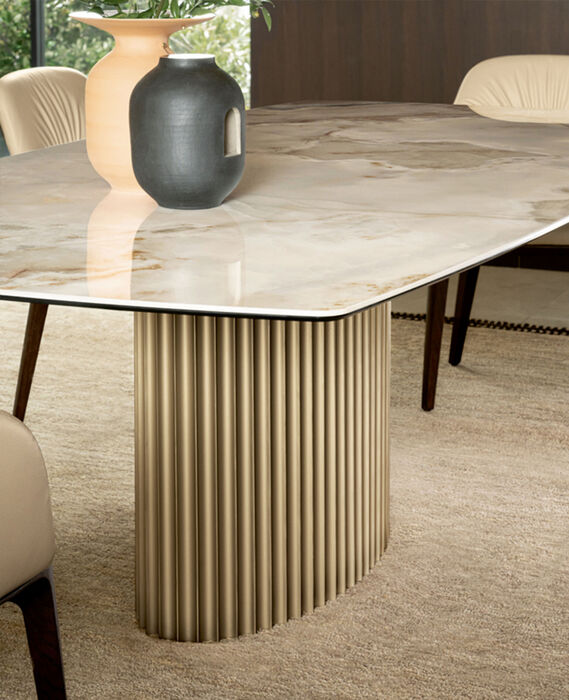 Tavoli da soggiorno moderni e di design, allungabili o fissi, con piano in ceramica, cristallo, marmo o legno - Riflessi